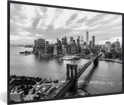 Produktbild von MuchoWow® MuchoWow® Gerahmtes Poster New York - Brooklyn - Brücke - Schwarz - Weiß 90x60 cm - Poster mit zchwarzem Bilderrahmen - Fotorahmen - Foto-Plakat