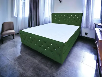 Produktbild von Boxspringbett mit Kristallen CARMEN II 140 x 200 cm Amor Velvet 11 Grün  Bett mit zwei Bettkästen und H2 Matratze,Komplett-Set mit Matratze und Topper