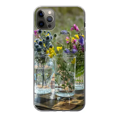 Produktbild von MuchoWow® Handyhülle Schutzhülle Hülle für iPhone 12 Pro Max Vase - Blumen - Farben Silikon Softcase Handy Hülle - Hartschale
