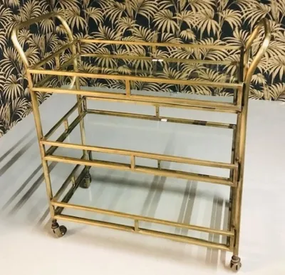 Obrázok produktu pre Casa Padrino luxusný kovový servírovací vozík so sklenenými taniermi mosadznej farby 86 x 68 x v. 90 cm - Hotelová reštaurácia Gastronomický vozík - doplnky