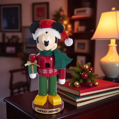 Produktbild von Christmas Inspirations Mickey Mouse Nussknacker 25,4 cm aus Holz Weihnachtsdeko