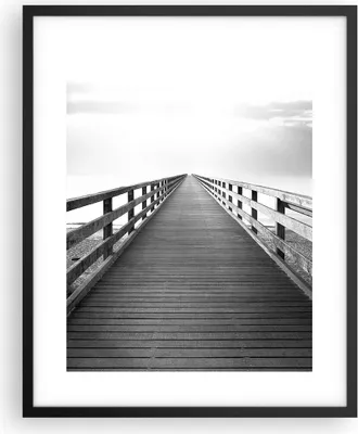 Produktbild von Gerahmtes Poster - Schwarzer Rahmen - Pier Perspektive Schwarzweiß - 40x50 cm - Wand Bild - Wanddeko - Wandbilder - Kunstposter - Wandposter - Bilderrahmen - Bilder - Kunstdruck - P2BPA40x50-4424