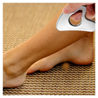 Produktbild von Herzförmiges Guasha Massagegerät aus Edelstahl für die Gesichtspflege