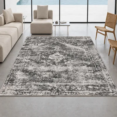 Obrázok produktu pre Šedý dizajnový koberec s ornamentálnym vzorom a grafickou vintage štruktúrou, rozmer 120 x 160 cm