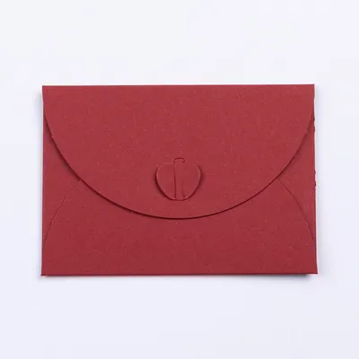 Produktbild von 50 x PresentFill® Mini Briefumschläge mit Herzverschluss - Bordeaux Rot