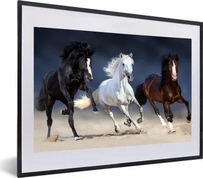 Produktbild von MuchoWow® MuchoWow® Gerahmtes Poster Pferde - Tiere - Sand 60x40 cm - Poster mit zchwarzem Bilderrahmen - Schlafzimmer - Plakat in Rahmen - Drucken
