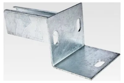 Produktbild von Pfostenträger für Zaunpfosten auf L-Randsteinen | zum Aufschrauben | feuerverzinkt | Platte 94 x 100 mm | für Pfosten 60 x 40 mm