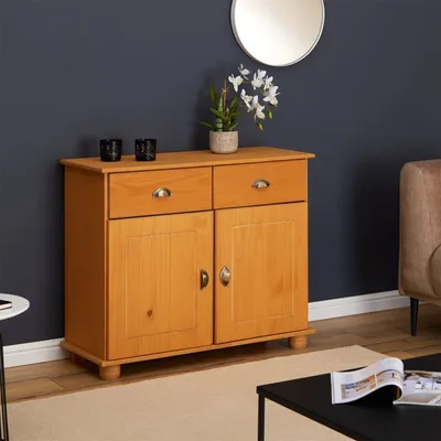 Produktbild von Kommode COLMAR 90cm breit, Gebeizt – schmales Sideboard im Landhausstil, 2 Türen und 2 Schubladen, Kiefer Massivholz, Muschelgriffe aus Metall, ideal für Flur, Wohnzimmer oder Küche