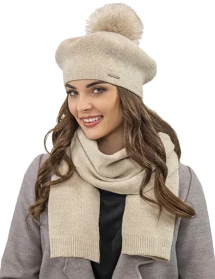 Zdjęcie produktu dla Zestaw zimowy dla kobiet VIVISENCE, elegancki komplet składający się z czapki typu beanie z pomponem i szalika wykonanego z wełny
