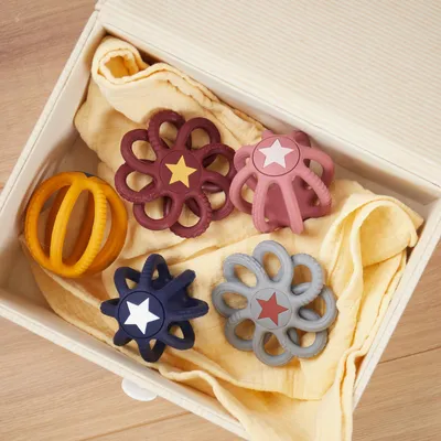 Produktbild von Bieco 2er Set Beiß- und Greifball Bälle für Babys aus Silikon - Sunset | Greifball für Babys | Oball Baby | Greifball Baby | o ball für babys Motorikball Baby Babyball Babybälle Oball Obälle O-ball
