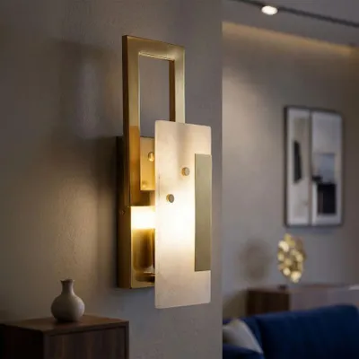 Obrázok produktu pre Nástenná lampa z kovu a skla, zlatá 15x8x33 cm
