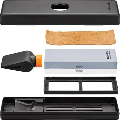 Immagine prodotto di Set per affilatura Fiskars - pietra per affilatura 1000/5000 con accessori FISKARS 1058937