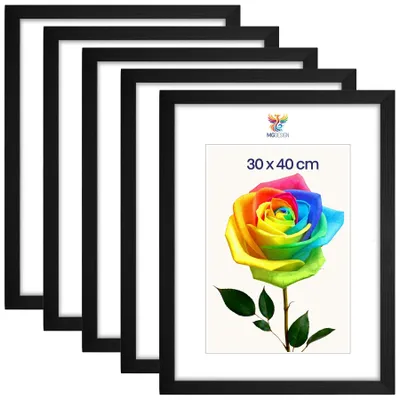 Produktbild von MG Design 5er Set Bilderrahmen Schwarz 30x40 cm - Echtholzrahmen mit Acrylglas, hoch/quer, zum Aufhängen & Aufstellen
