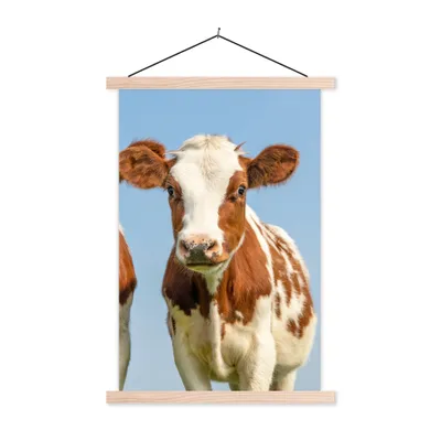 Produktbild von MuchoWow® Textilposter Kühe - Himmel - Tiere - Bauernhof - Porträt 60x90 cm mit holzfarbenen Rahmen - Textil