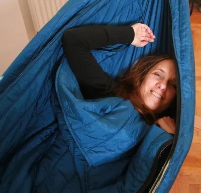 Immagine prodotto di Amaca trapuntata blu Hideaway Outfitters Sleepmock