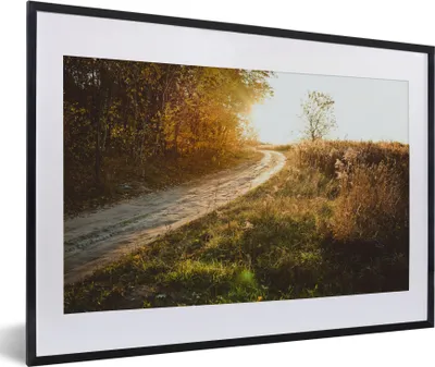 Produktbild von MuchoWow® Gerahmtes Poster Weg - Natur - Baum 60x40 cm - Poster mit Schwarzem Bilderrahmen Wandposter Rahmen Foto Bilder - Schlafzimmer - Plakat in Rahmen - Drucken
