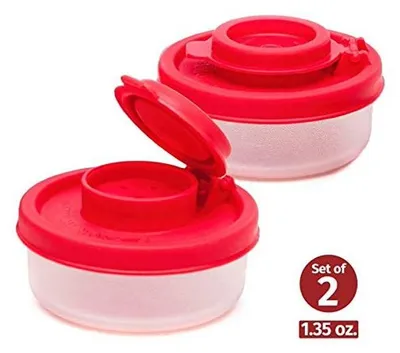 Produktbild von 2er-Set Salz- und Pfefferstreuer, feuchtigkeitsbeständig, kleines Mini-Salz- und Gewürzset, transparent mit roten Deckeln, luftdichter Gewürzdosenspender aus Kunststoff