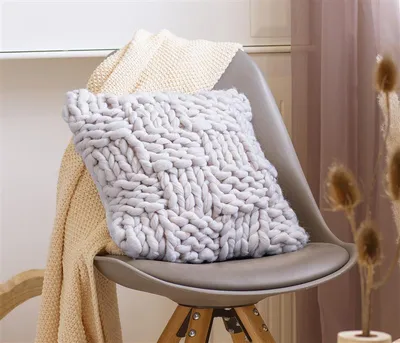 Produktbild von Kissenhülle "Grobstrick" beige, 40x40 cm, Rückseite in Samt Optik, Kissenbezug, Zierkissenbezug
