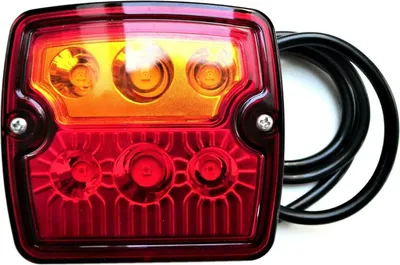Produktbild von 3 Funktionen LED Rückleuchte E9 12V 24V für Anhänger, LKWs, PKWs, Wohnmobile, Wohnwagen, Traktoren usw.