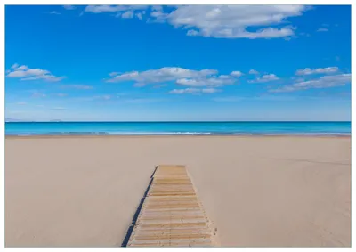 Produktbild von Wallario Premium Glasbild, freischwebende Optik, kräftige Farben, Größe 100 x 70 cm Motiv Auf dem Holzweg zum blauen Meer