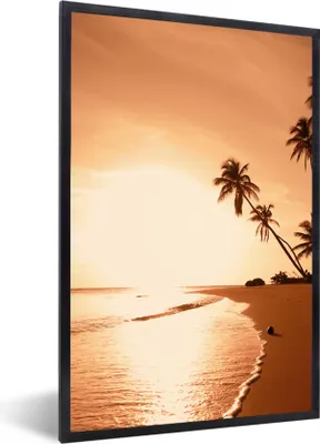 Produktbild von MuchoWow® Gerahmtes Poster Sonnenuntergang - Tropisch - Palme - Strand - Meer 60x90 cm - Poster mit Schwarzem Bilderrahmen Wandposter Rahmen Foto Bilder - Kunst