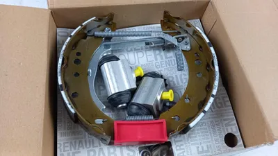 Productafbeelding van Originele Renault remset achter, onderdeelnummer 7701209591