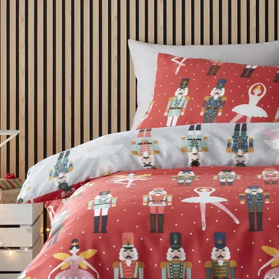 Immagine prodotto di Omgoods - Set di lenzuola con copripiumino a tema "Spaccanoci" natalizio, 230 x 220 cm
