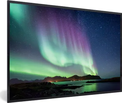 Produktbild von MuchoWow® Gerahmtes Poster Nordlicht - Grün - Lila - Sternenhimmel - See - Berg 60x40 cm - Poster mit Schwarzem Bilderrahmen Wandposter Rahmen Foto Bilder - Printing - Wanddeko Schlafzimmer