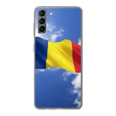 Produktbild von MuchoWow® Handyhülle Schutzhülle Hülle für Samsung Galaxy S21 Plus Rumäniens Flagge weht am Himmel Silikon Softcase Handy Hülle - Handy-Tasche