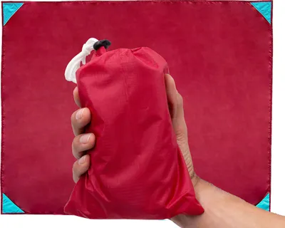 Produktbild von Picknickdecke mit Tasche, 135x165 cm, rot