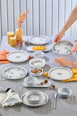 Produktbild von Hermia Concept, Frühstücksset (14 Teile) aus 100% Keramik, 6 Teller (20 cm), 2 Platten (22 x 11 x 3,5 cm), 4 Schalen (10,5 x 10,5 x 3,5 cm), 2 Käseplatten (13 x 13 x 3,5 cm) | Spülmaschinenfest, nicht mikrowellengeeignet.
