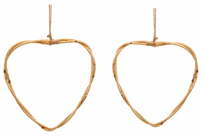 Natürliche Rattan-Herzen zum Hängen im 2er-Set in verschiedenen Größen auf hellem Hintergrund – ideal für Hochzeit, Boho- und Vintage-Deko.