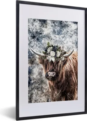 Produktbild von MuchoWow® MuchoWow® Gerahmtes Poster Schottisches Hochlandrind - Blumen - Schwarz 40x60 cm - Poster mit zchwarzem Bilderrahmen - Poster in Rahmen