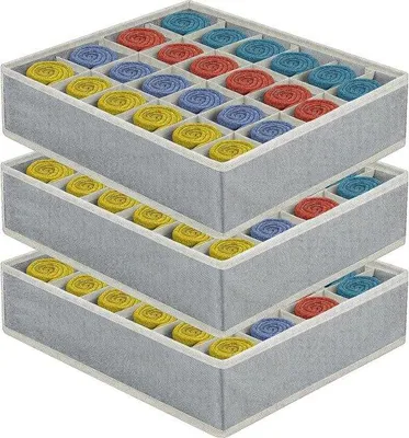 Immagine prodotto di Uniqoos® Set da 3 contenitori pieghevoli con 24 scomparti, realizzati in tessuto poliestere, ideali per organizzare calze, biancheria intima, cravatte e cinture. Dimensioni: 32 x 32 x 9 cm