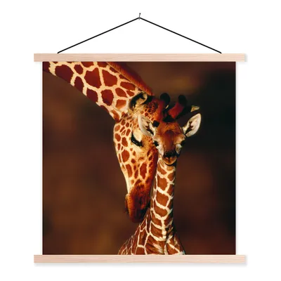 Produktbild von MuchoWow® Textilposter Giraffe - Kalb - Porträt 120x120 cm mit holzfarbenen Rahmen - Textil-Poster