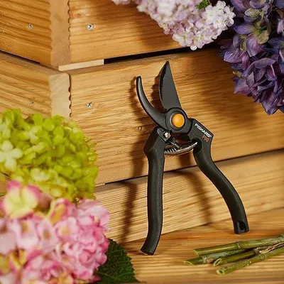 Immagine prodotto di forbici da pota bypass 'solid p131' fiskars 26 cm