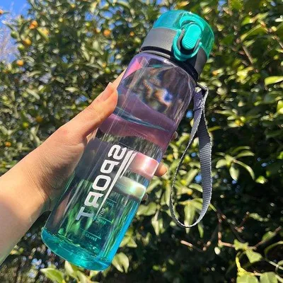 Produktbild von Sportflasche 560 ml lekvrij, Paarfarbe, ideal für Fitness und Outdoor.