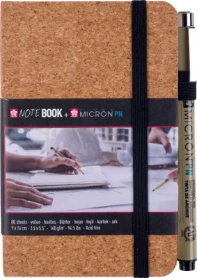 Immagine prodotto di Quaderno per schizzi/appunti in sughero Sakura, carta color crema | 9 x 14 cm, 140 g, 80 fogli + Pigma Micron PN nero