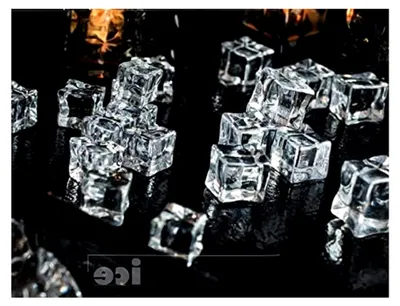 Produktbild von Künstliche Eiswürfel aus Kunststoff 18mm 20 Stück Dekorationseiswürfel