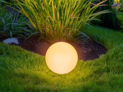 Produktbild von Smartwares LED Solar-Kugelleuchte OSL-50015 weiß Ø 30 cm RGBW