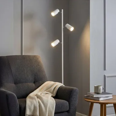 Zdjęcie produktu dla Lampa stojąca, z regulowanymi reflektorami, 3-punktowa, biała, wysokość 154 cm