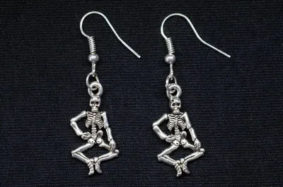 Produktbild von Knochenmann Ohrringe Skelett Knochen Schädel Miniblings Halloween Tod versilbert