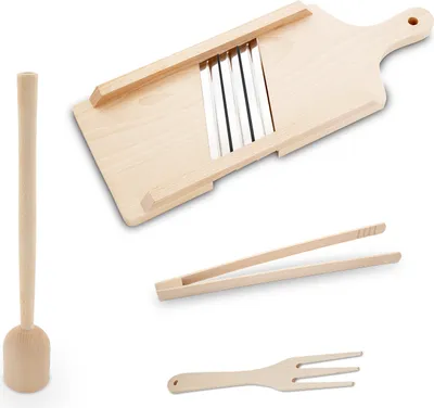 Produktbild von KERAZO Holz Set 4-teilig Krauthobel Krautreibe Gemüsereibe 3-Messer, Stampfer, Zange, Gabel