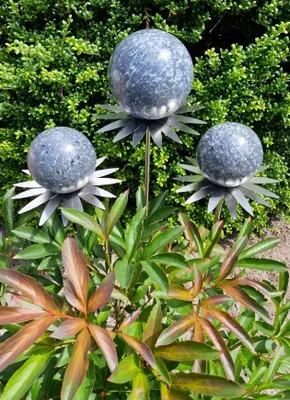 Produktbild von Blütenzauber Milano 3er Set Rosenkugel 15/10/10 cm Edelstahl anthrazit Gartenstecker Deko mit Stab 80 cm