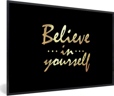 Produktbild von MuchoWow® Gerahmtes Poster Zitat - Zuversicht - Gold 30x20 cm - Poster mit Schwarzem Bilderrahmen Wandposter Rahmen Foto Bilder - Kunstdruck - Bild-Poster