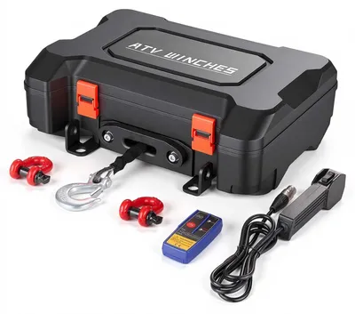 Produktbild von Elektrische Seilwinde - 12 V Motorwinde - 1587 kg Zugkraft - Synthetikseil mit Seilführung - Funkfernbedienung - Tragbare Winde für ATV UTV Offroad - Inkl. Schäkelhaken und Gurt
