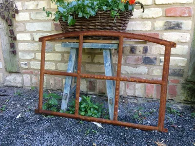 Produktbild von Eisenfenster mit Stichbogen -schöne Antik-Form Stallfenster für Gartenmauer