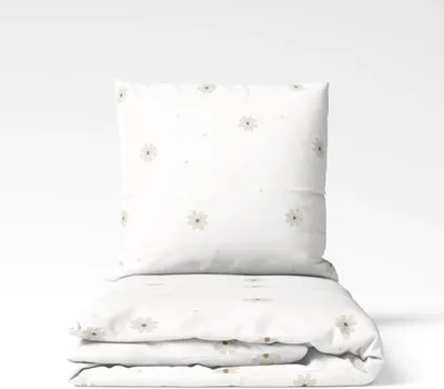 Produktbild von Unyqoos Weiche und atmungsaktive Kinderbettwäsche® mit Blumenmuster für eine ruhige Nacht