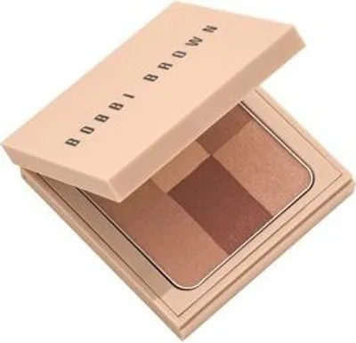 Produktbild von Bobbi Brown Nude Finish Illuminating Powder Puder für eine einheitliche und aufgehellte Gesichtshaut Buff 6,6 g