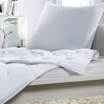 Image de Ensemble lit "Sabine" oreiller 80x80cm et couette 135x200cm